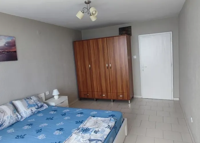 דירה Sea View Flora בורגאס