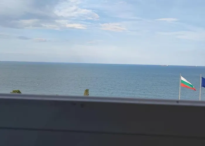 Apartment Sea View Flora *