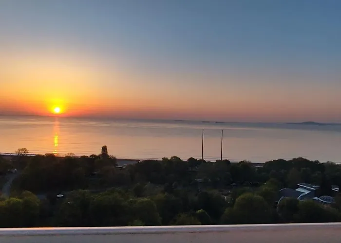 Apartment Sea View Flora Burgas